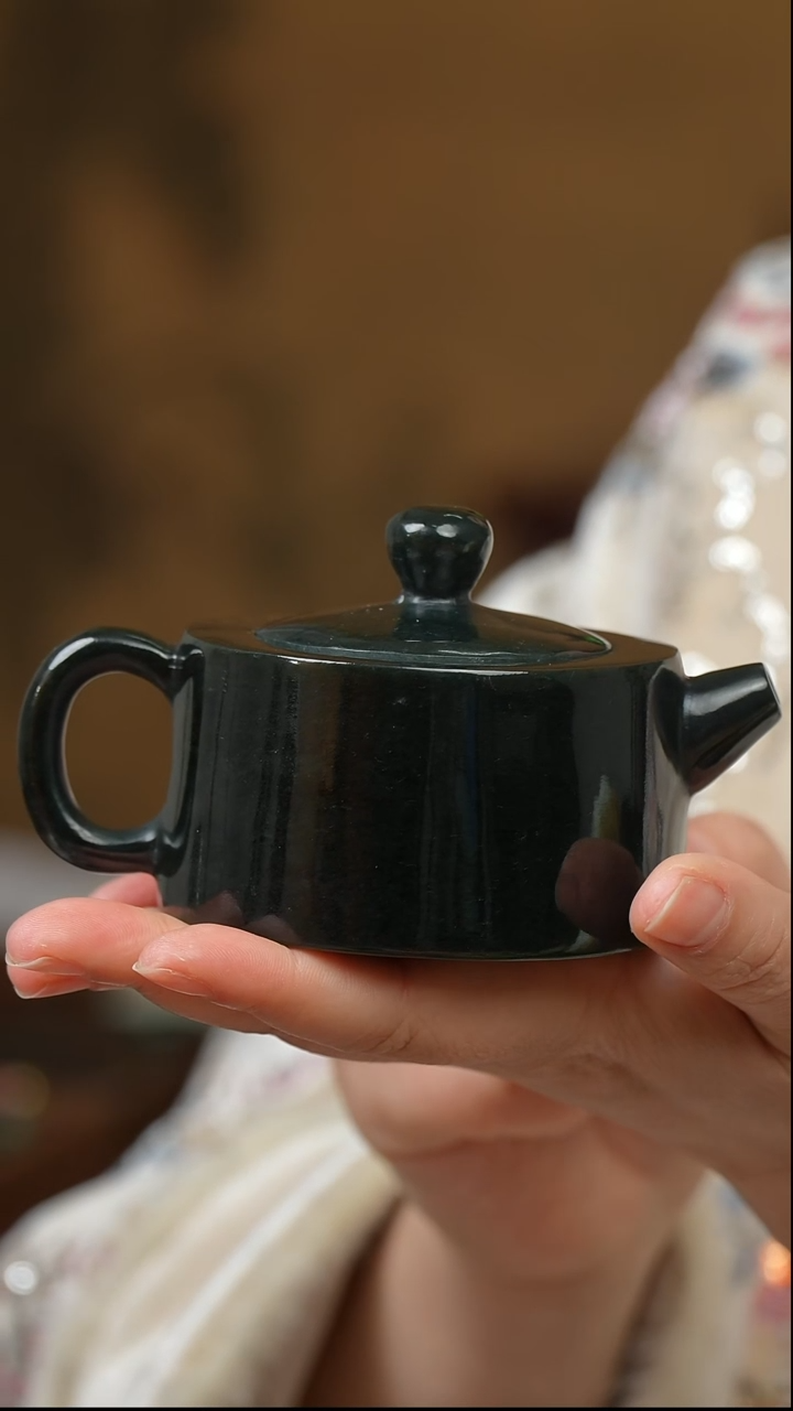 未镶嵌和田玉摆件茶壶