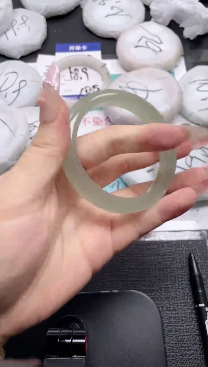 未镶嵌手镯石英质玉79-57