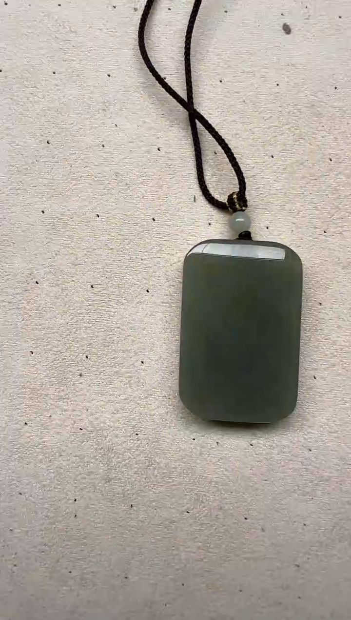 【闪购商品】和田玉吊坠(赠链)未镶嵌无事牌