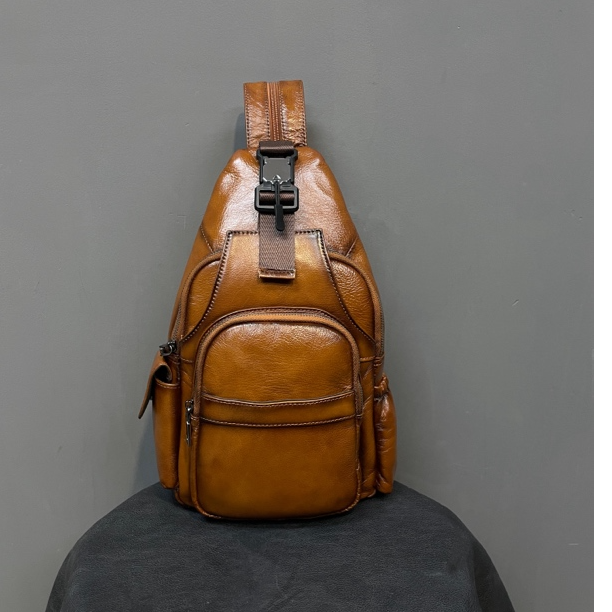 【米鹿皮具】时尚头层牛皮男士休闲双肩背包90015尺寸高35宽20底10