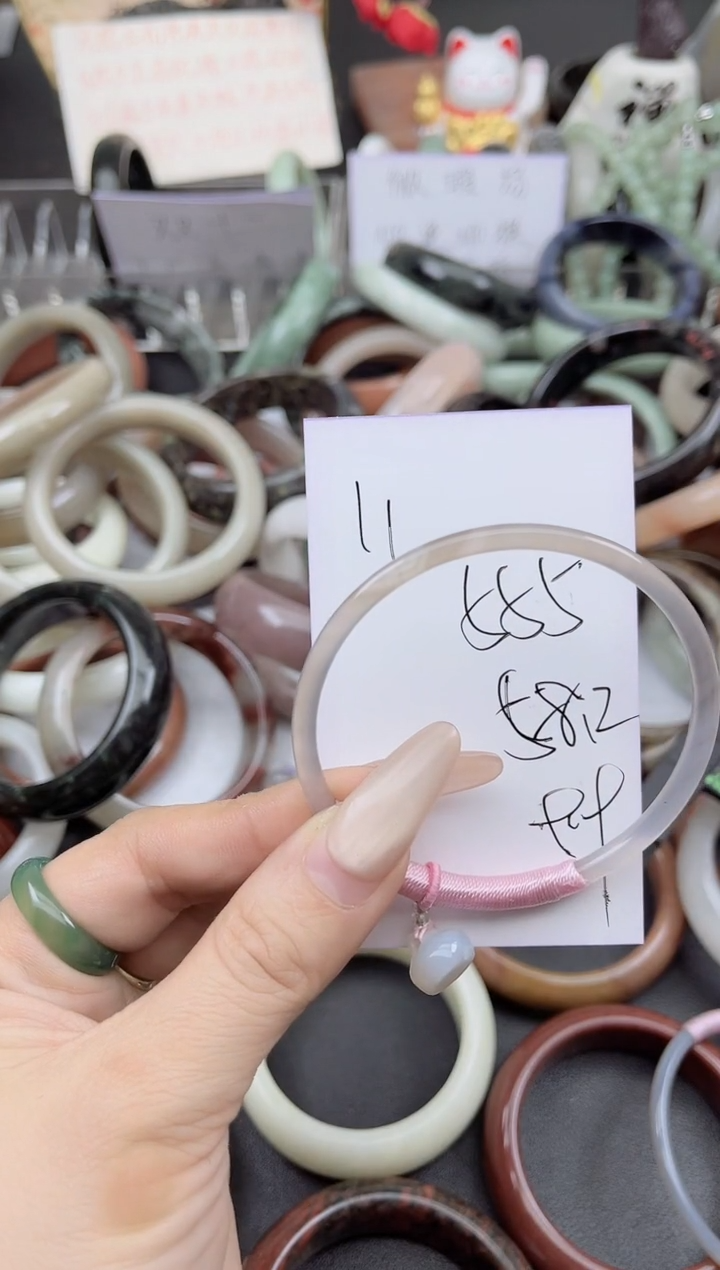 未镶嵌手镯石英质玉555