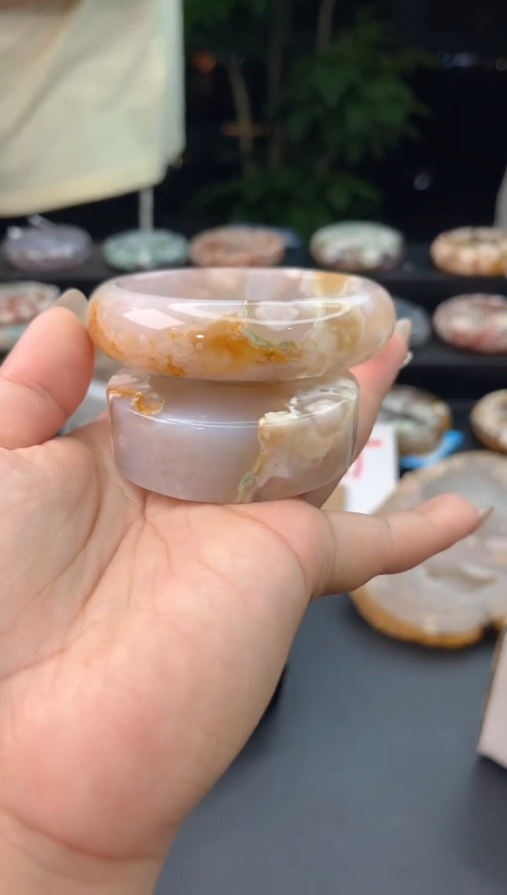 【闪购商品】石英质玉手镯未镶嵌赠送镯心（59圈口）无证书