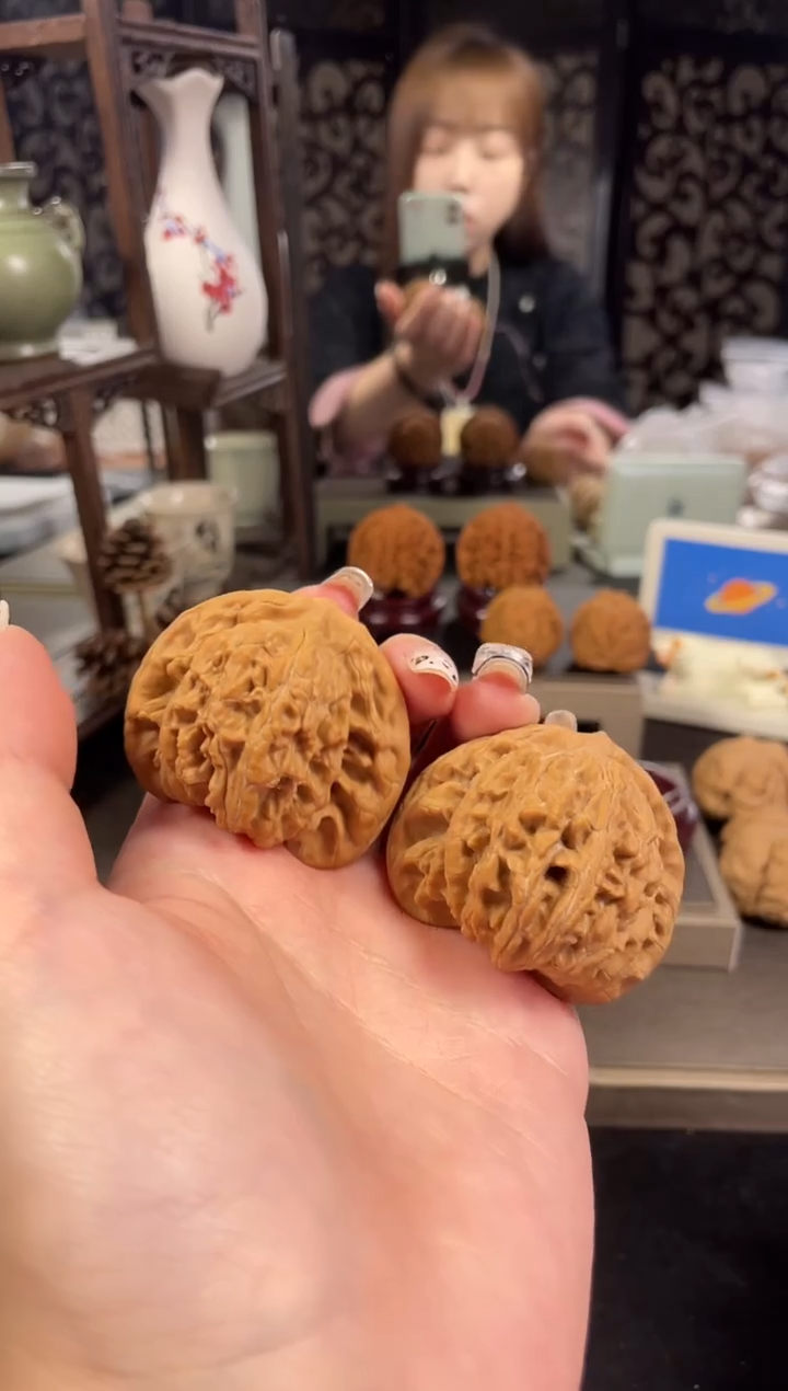 【闪购商品】文玩核桃把件盘龙虎头47尺-68