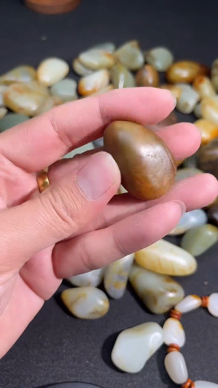 颈饰未镶嵌和田玉和田玉随形吊坠