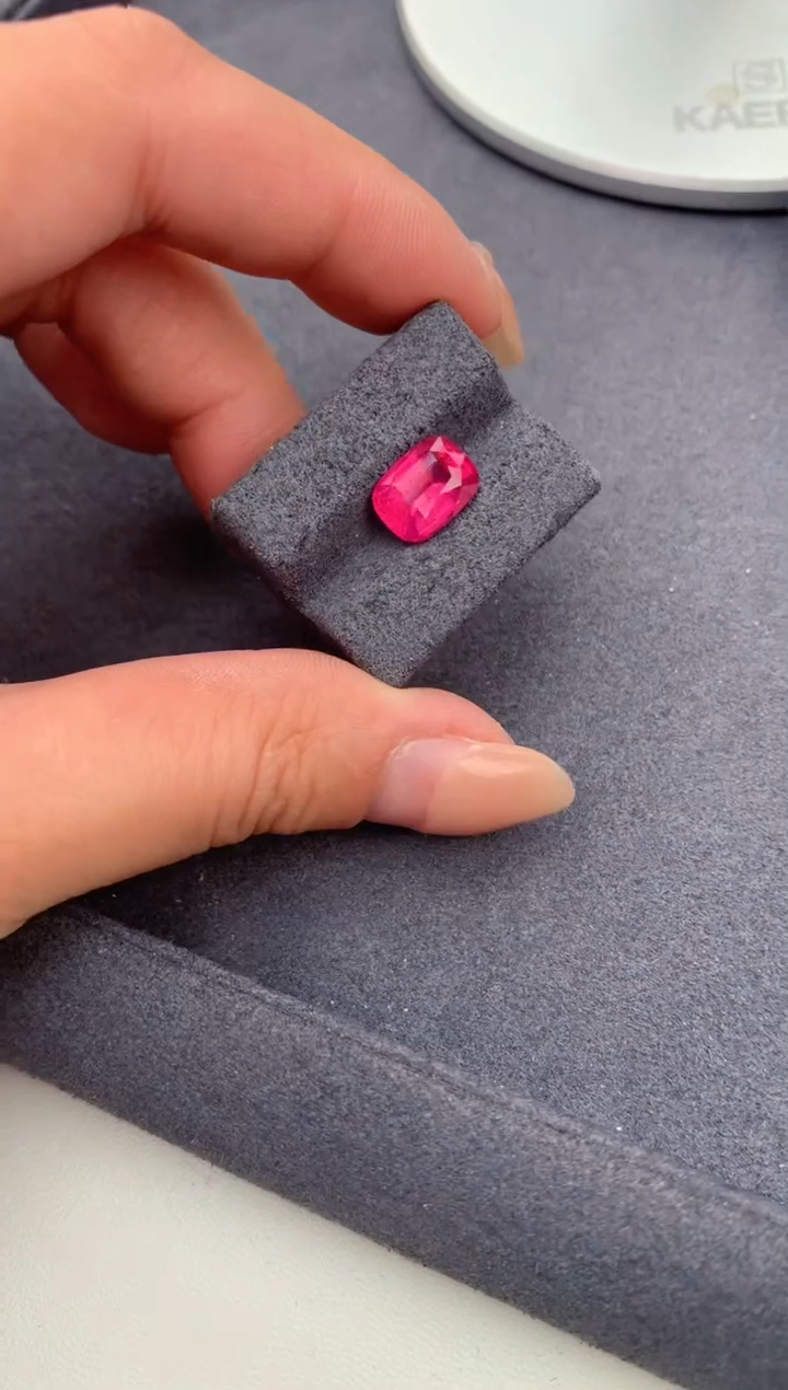 【闪购商品】尖晶石裸石未镶嵌3.2ct尖晶石