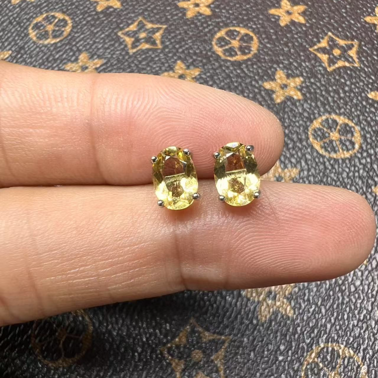 925银耳饰 天然巴西-净水黄水晶-银耳钉1