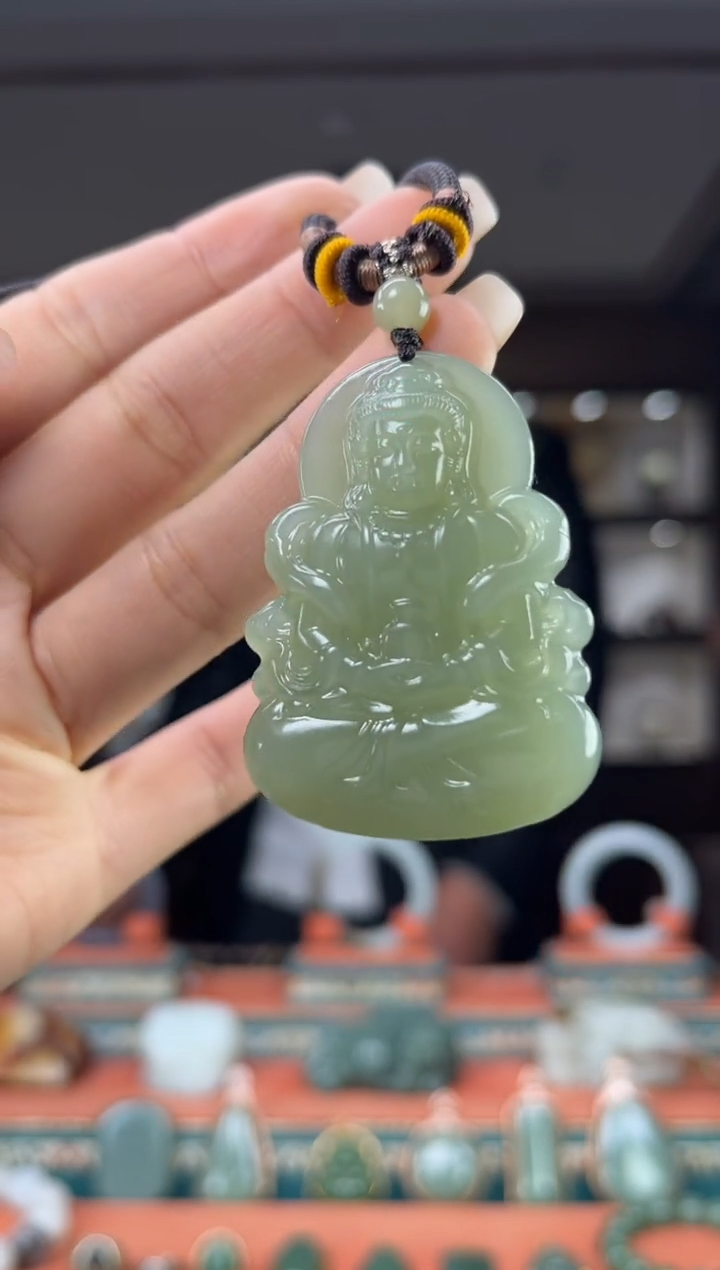 颈饰未镶嵌和田玉佩佩