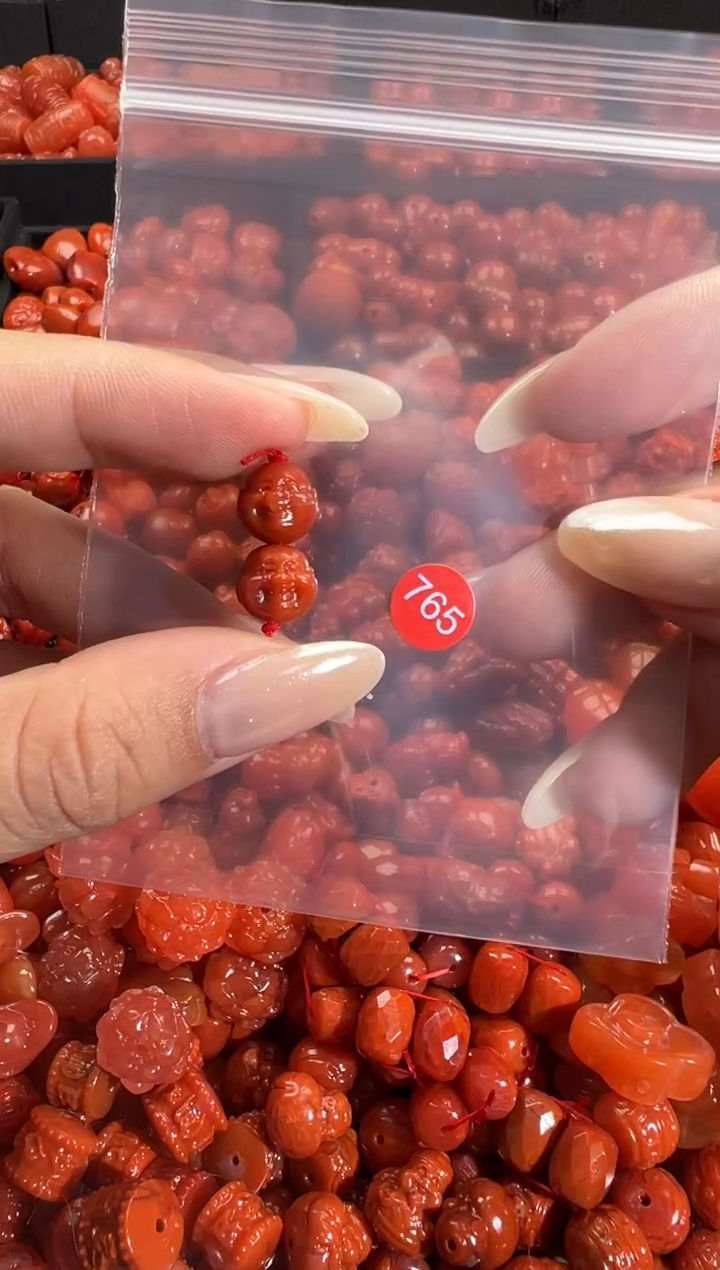 颈饰未镶嵌南红玛瑙1