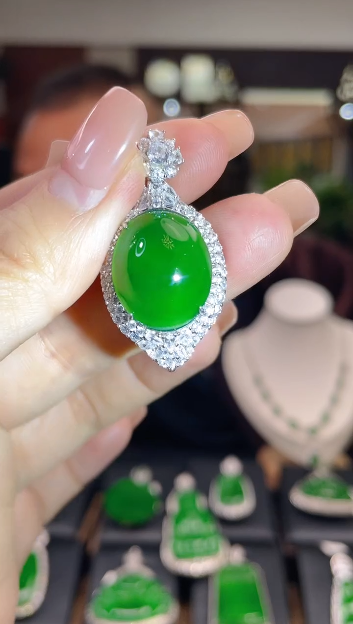 【闪购商品】翡翠颈饰未镶嵌翡翠吊坠