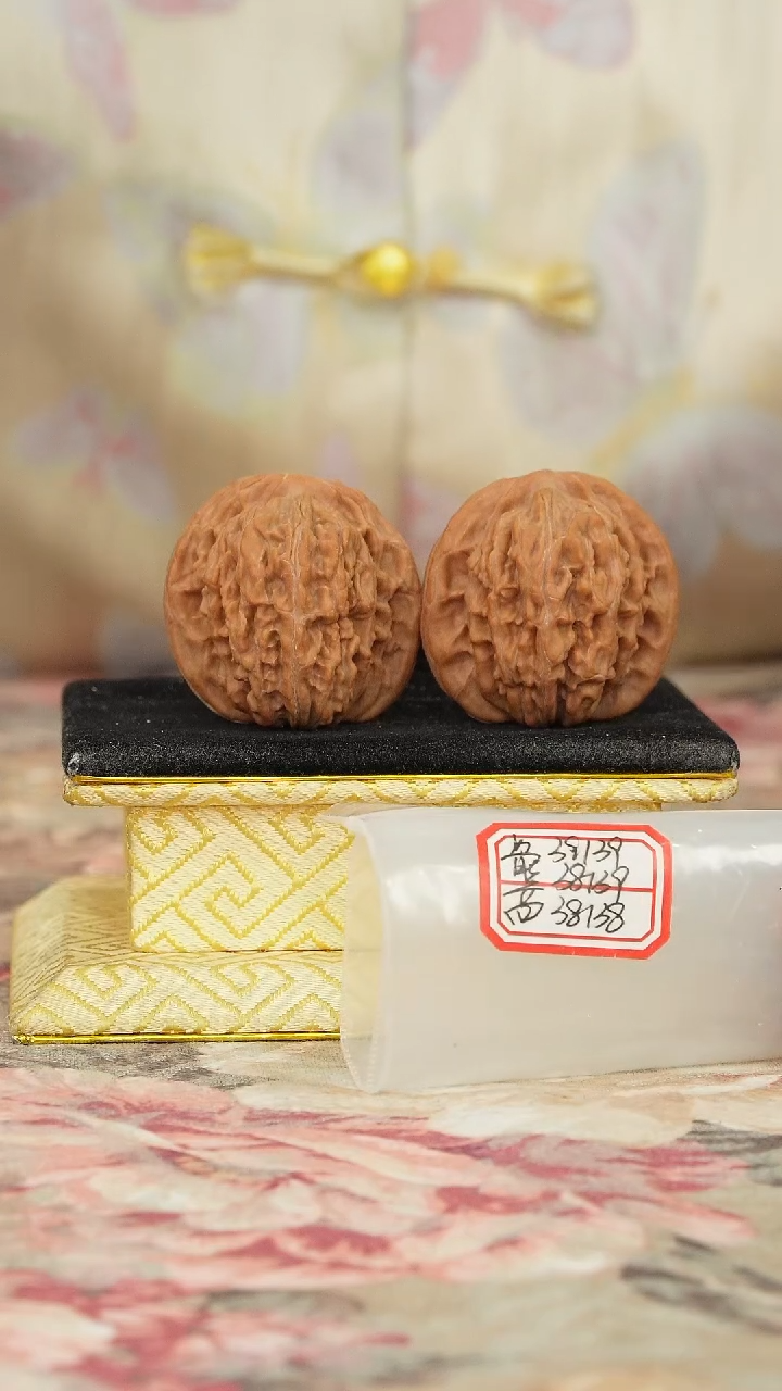 【闪购商品】文玩核桃把件平谷四座楼
