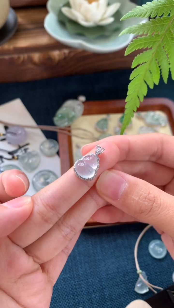 【闪购商品】翡翠颈饰18K金镶嵌葫芦锁骨链