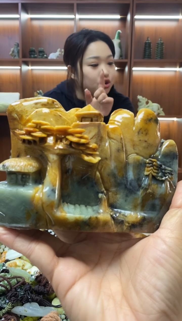 未镶嵌蛇纹石玉摆件  