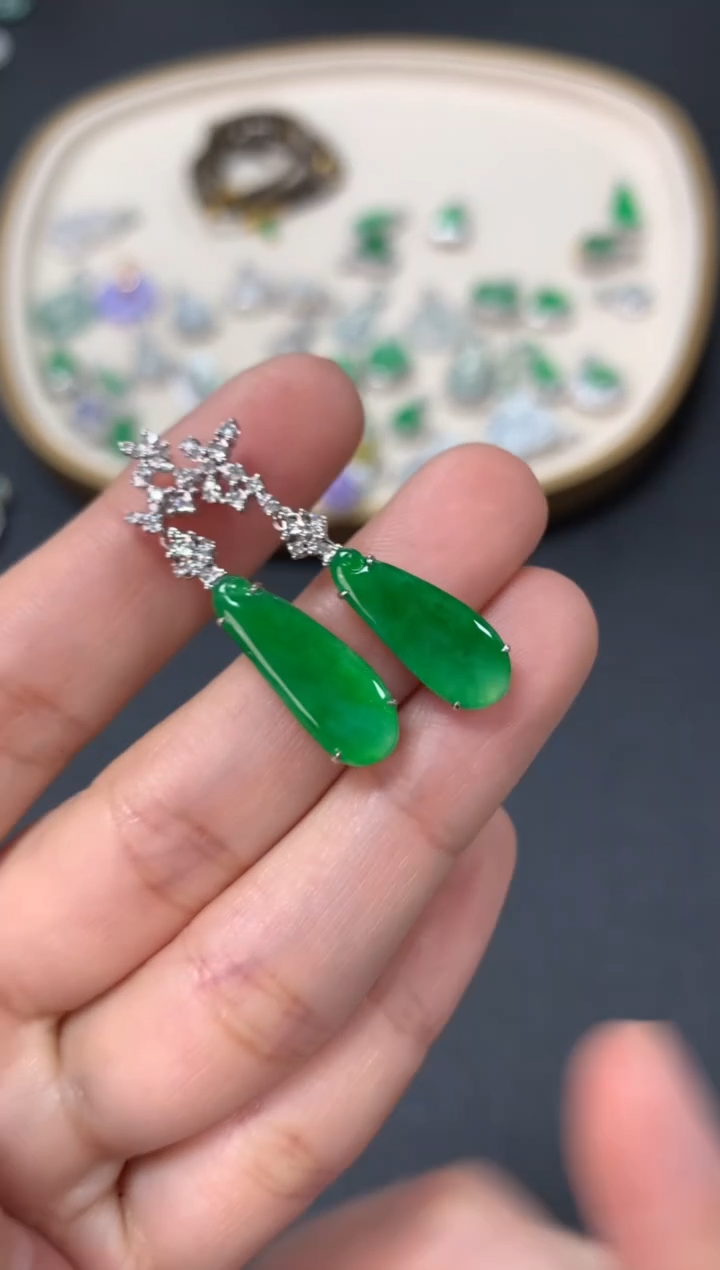 【闪购商品】翡翠吊坠(不含链)18K金镶嵌12800