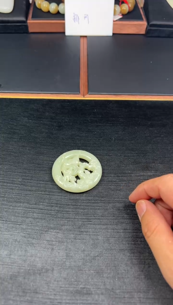 【闪购商品】和田玉把件未镶嵌且末微色差迪克兰