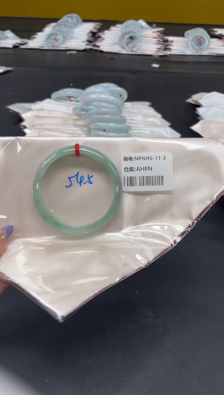 未镶嵌手镯翡翠翡翠手镯