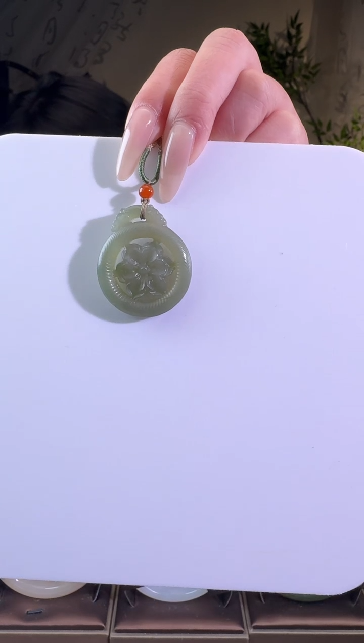 【闪购商品】和田玉颈饰未镶嵌花牌