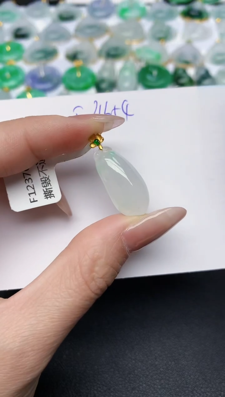 颈饰18K金镶嵌翡翠天然缅甸A货翡翠百元以上9元证书费自理