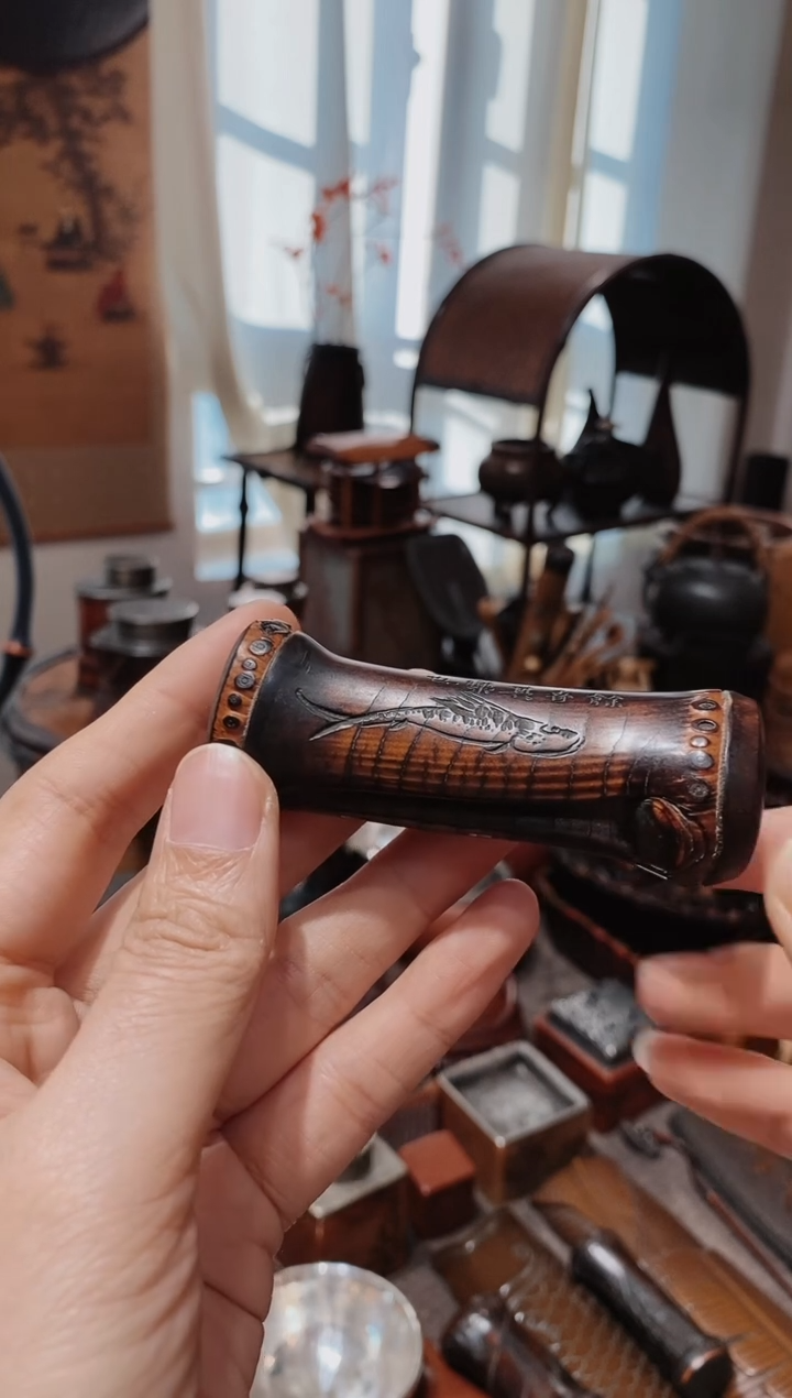 胡*建老竹子精品雕刻笔搁