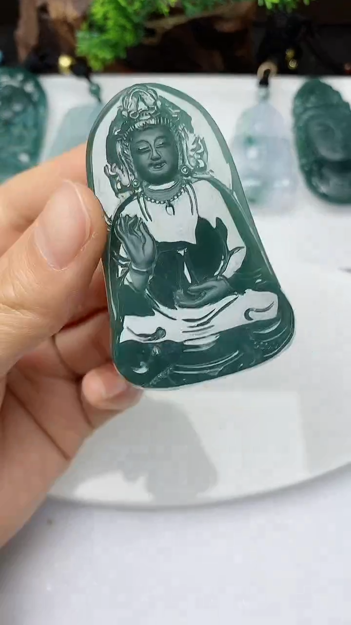 【闪购商品】翡翠颈饰未镶嵌