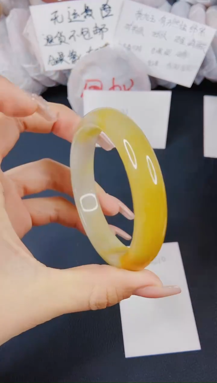 【闪购商品】石英质玉手镯未镶嵌H210-63/64