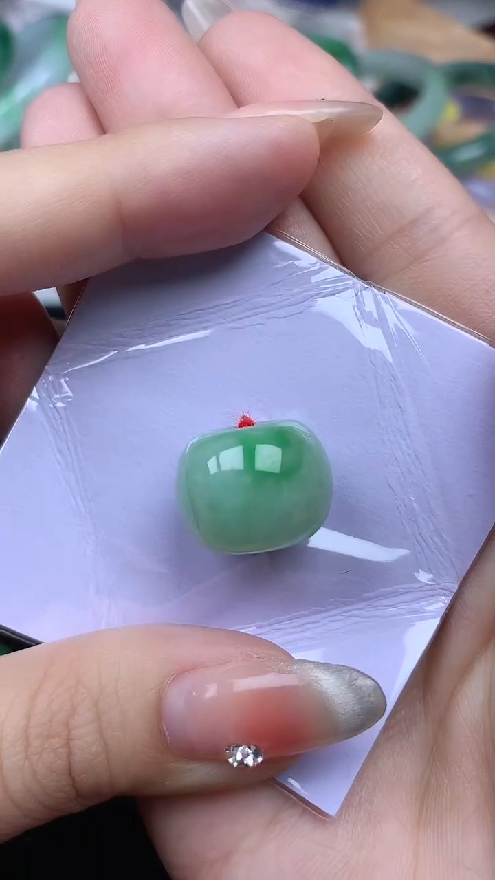【闪购商品】翡翠颈饰未镶嵌颈饰