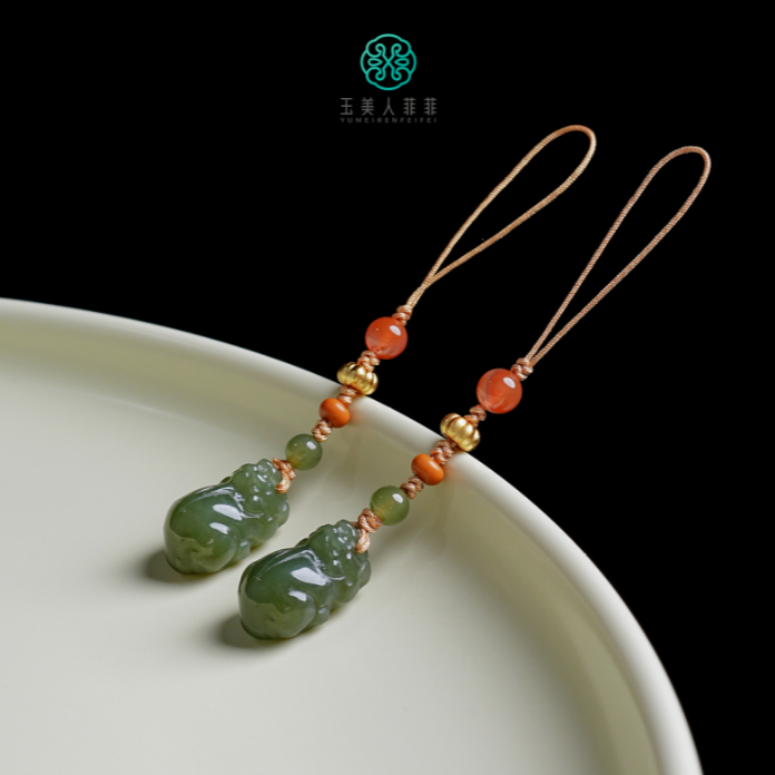 HD石惑珠宝~和田玉小貔貅手机挂约19*12mm/多样性发一