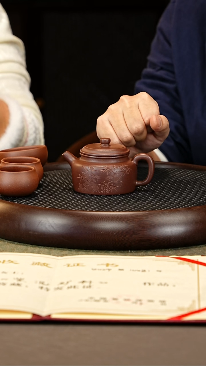 茶壶紫砂49 张彩萍 棠韵紫泥 德钟230c