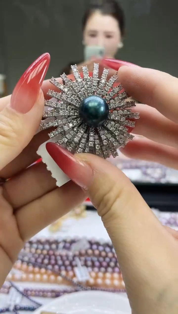 未镶嵌胸针淡水珍珠孔雀绿设计款胸针