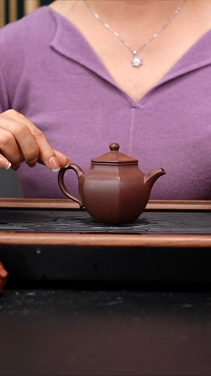 茶壶紫砂四号井底槽青六方莲子160cc