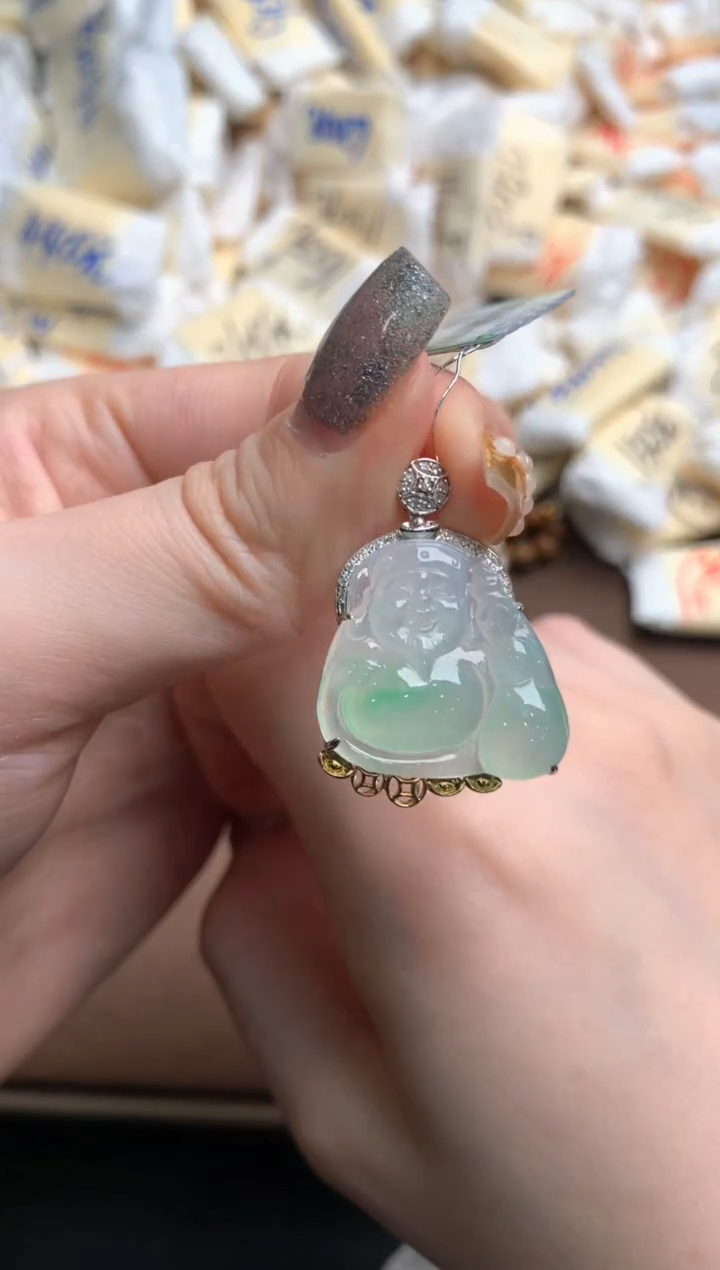 18K金镶嵌挂件翡翠1