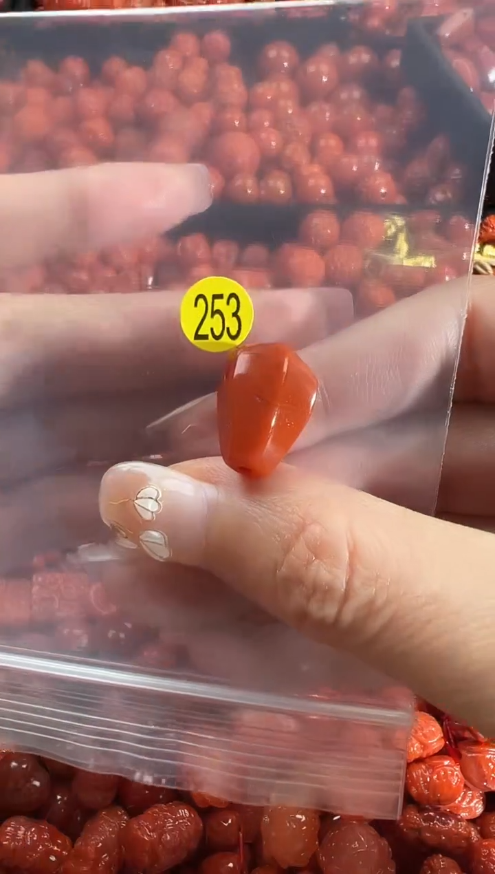 颈饰未镶嵌南红玛瑙1