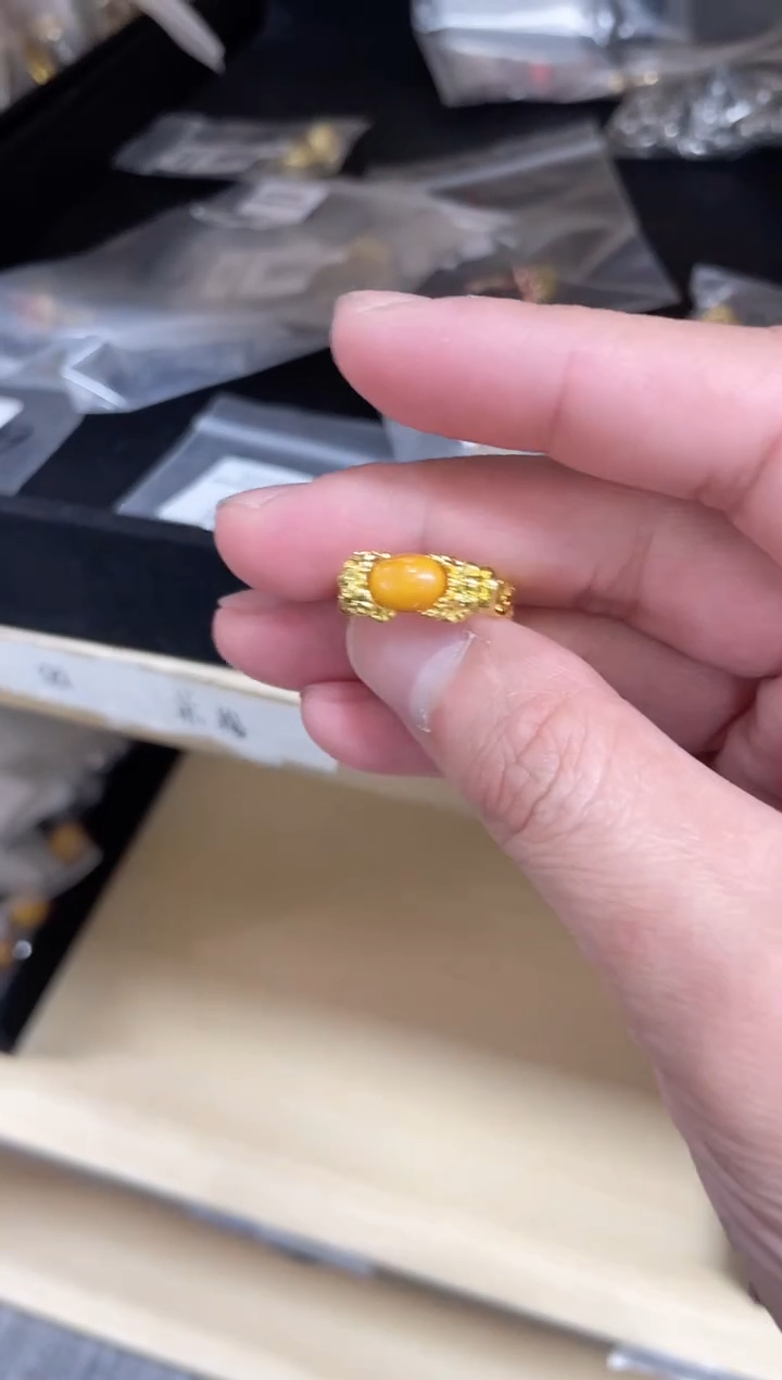 【闪购商品】蜜蜡裸石未镶嵌（多样性单个发货）