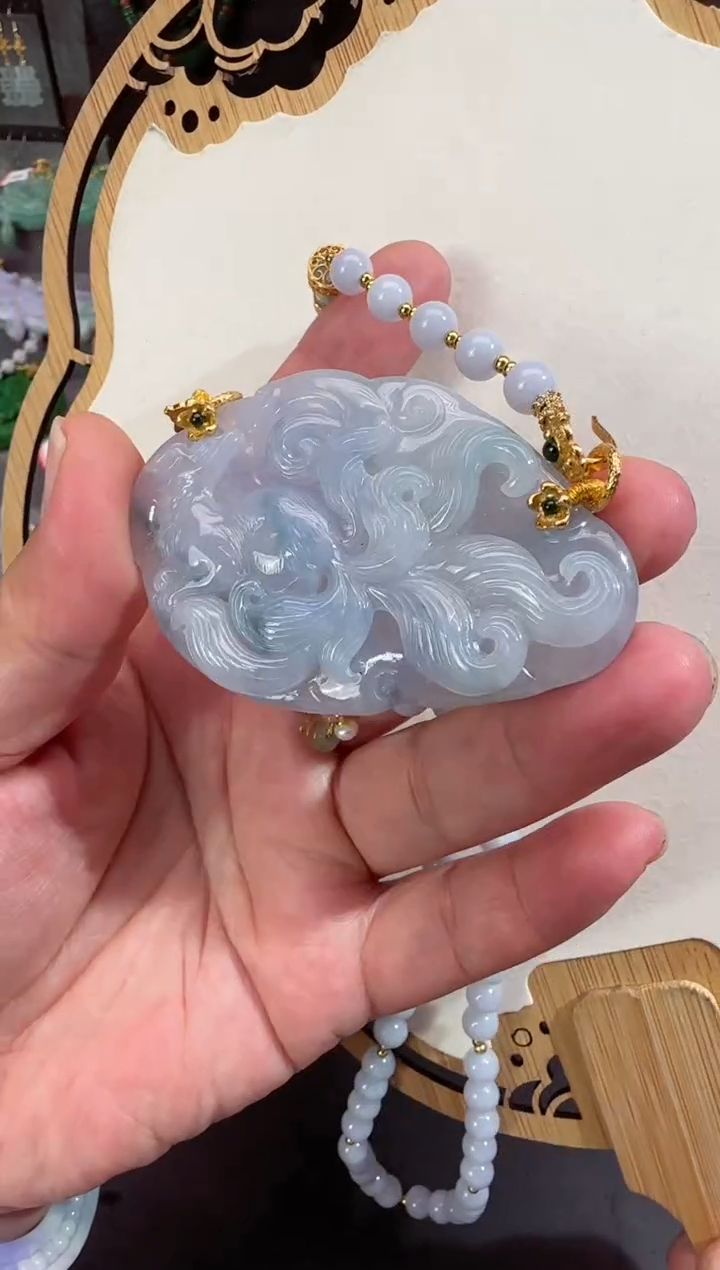 【闪购商品】翡翠颈饰未镶嵌牌子