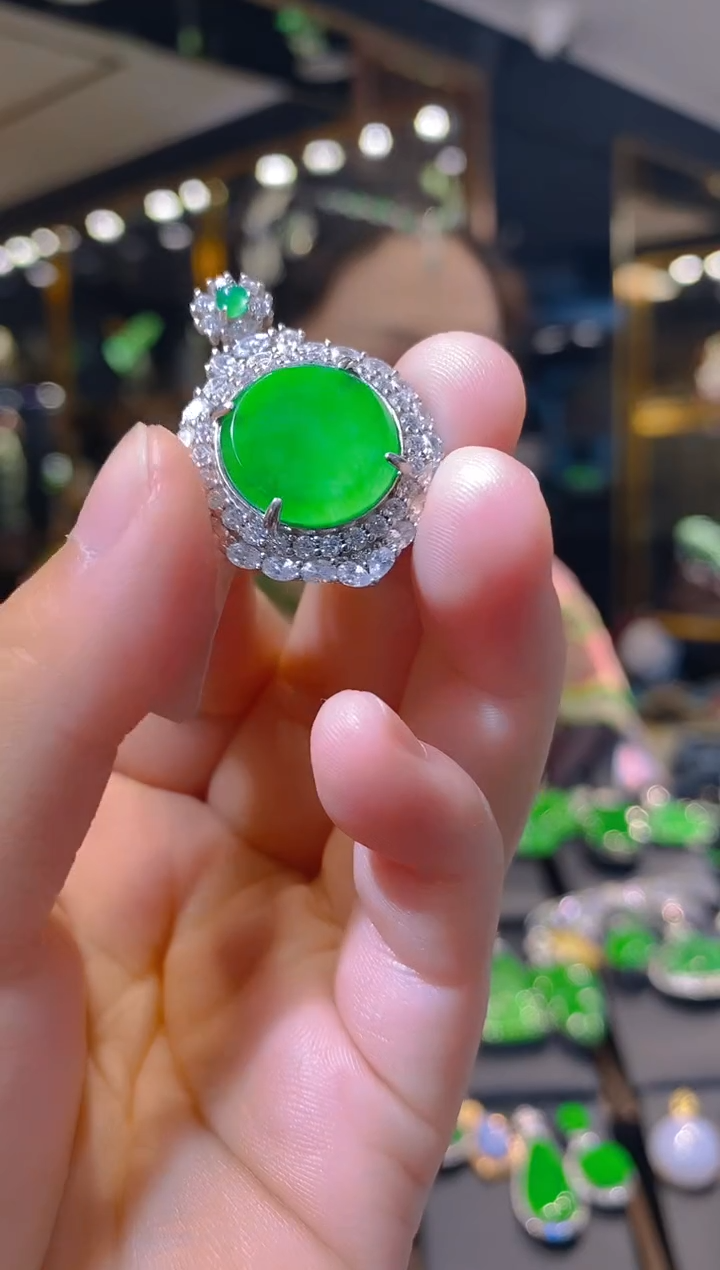 【闪购商品】翡翠吊坠(赠链)银S925镶嵌046（多样性发货）