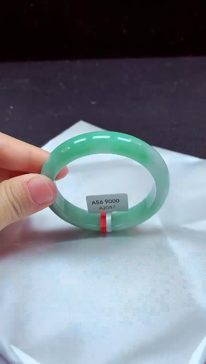 【闪购商品】翡翠手镯未镶嵌镯子56+