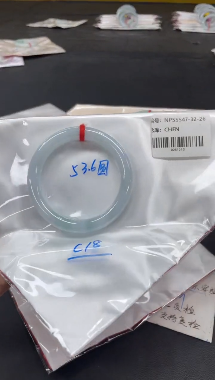 未镶嵌手镯翡翠翡翠手镯