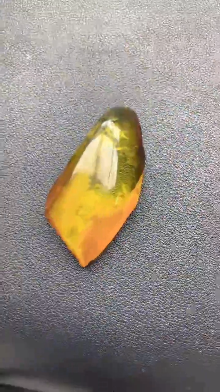 未镶嵌定制琥珀小*点现场雕刻