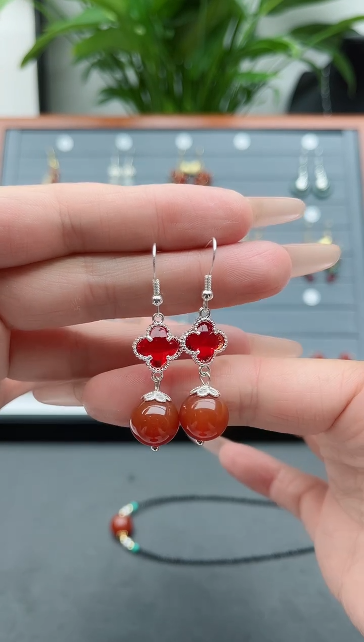 【闪购商品】南红玛瑙耳饰银S925镶嵌5四叶草红