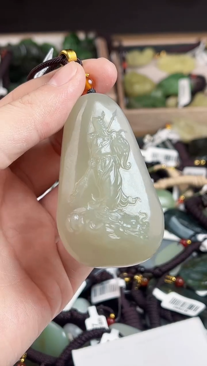 颈饰未镶嵌和田玉1