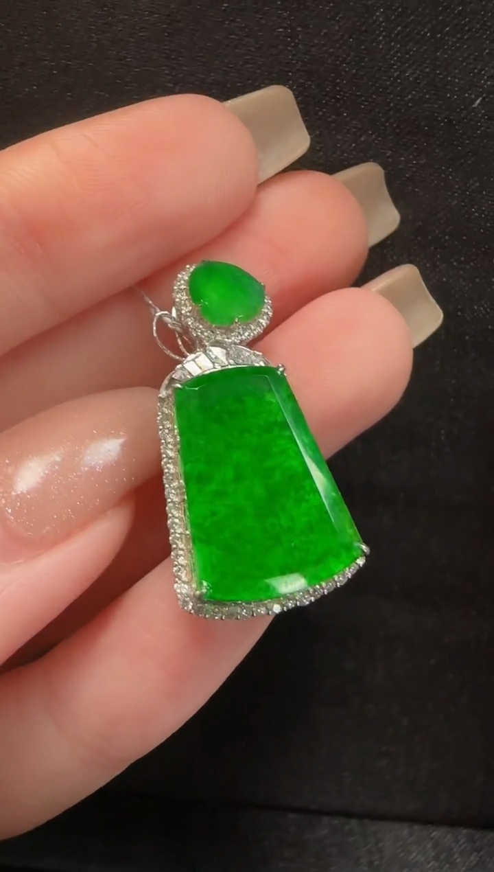 【闪购商品】翡翠颈饰18K金镶嵌006无事牌一个