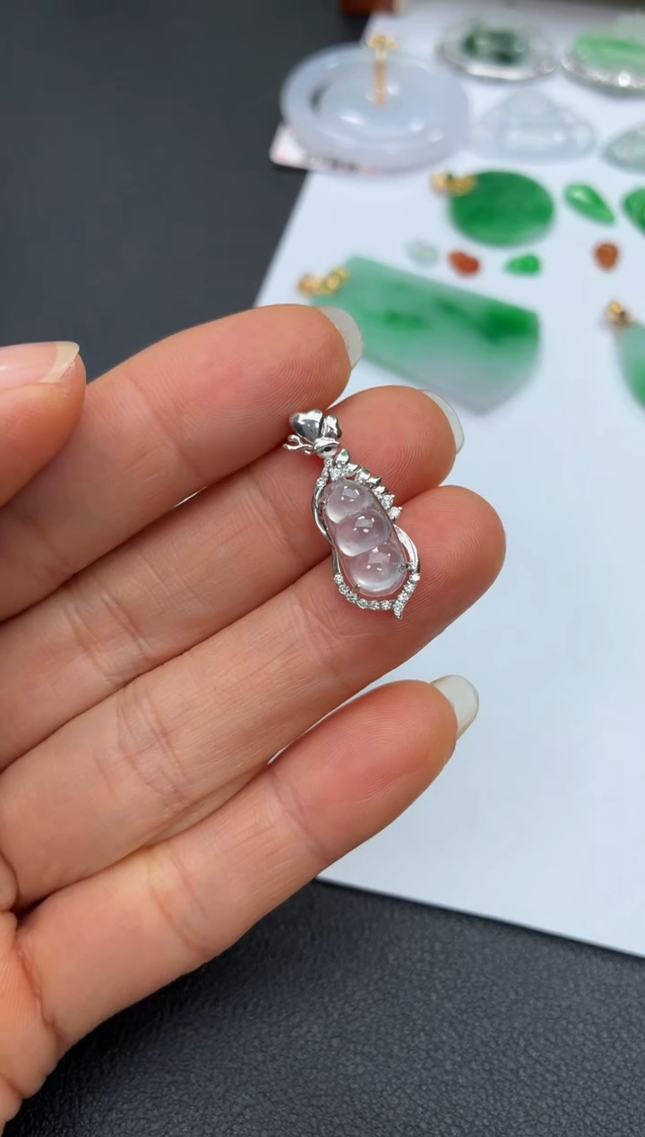 颈饰18K金镶嵌翡翠天然翡翠A货