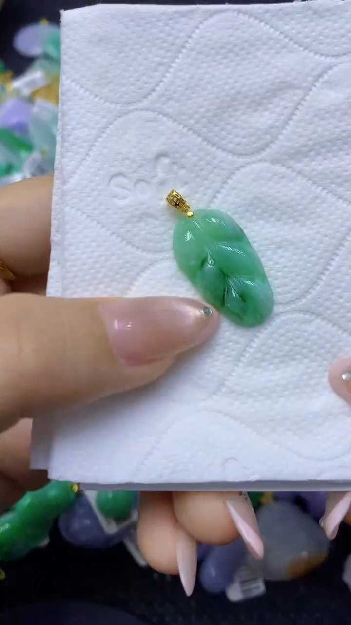 颈饰未镶嵌翡翠天然缅甸翡翠A货