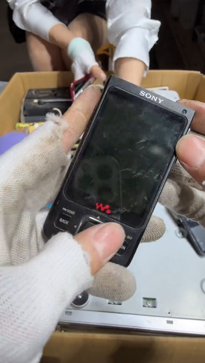 8新陈* 765   中古商品，瑕疵品，不保好坏。