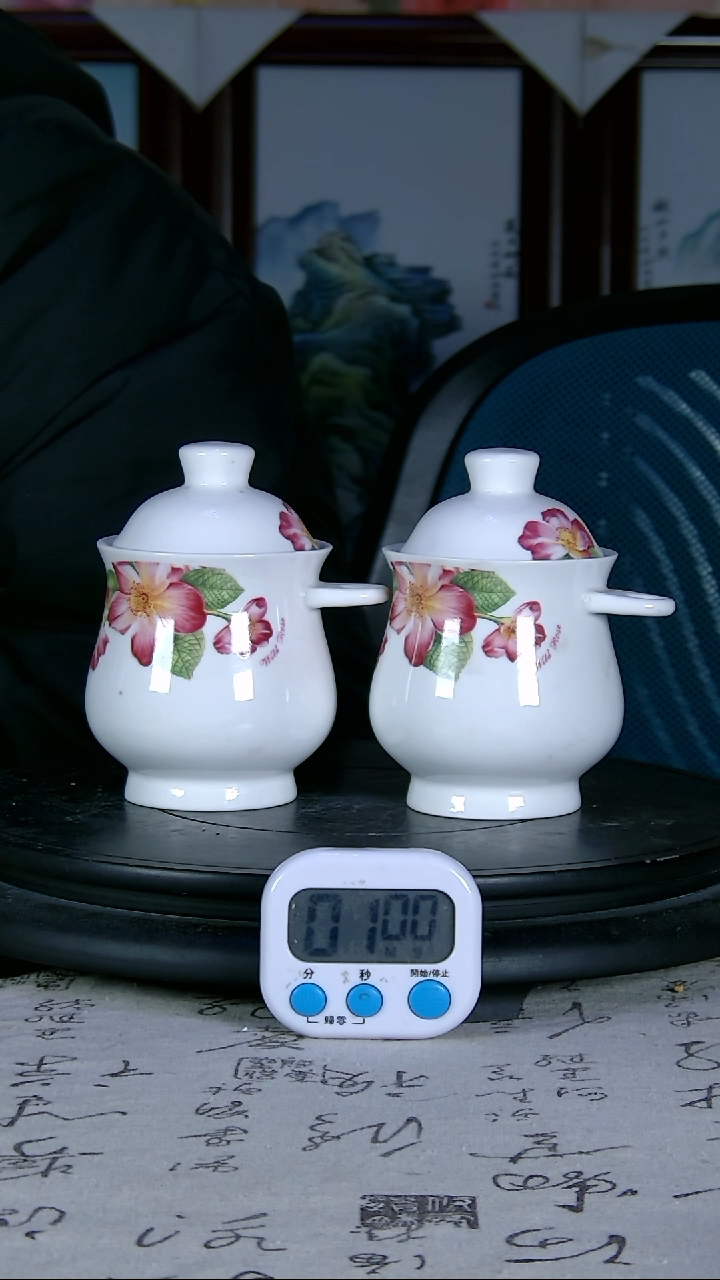 【闪购商品】杯粉彩花卉图杯一对