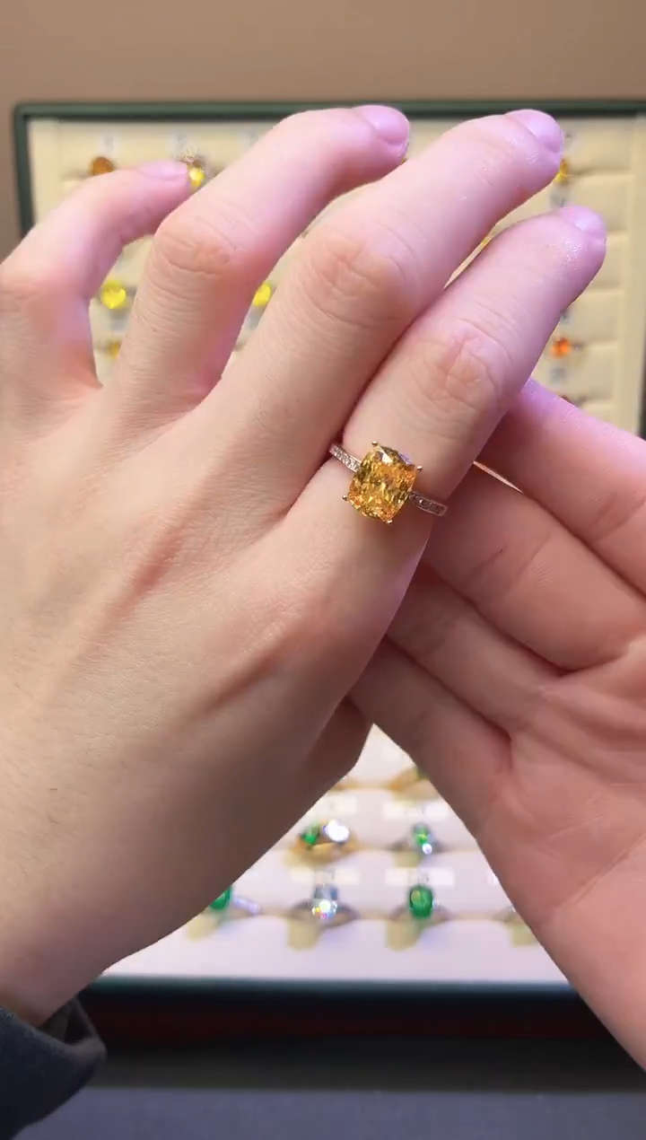 2蓝宝石（处理）无品牌 925银 轻奢女神款金丝雀黄色系