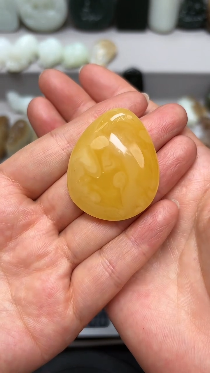 【闪购商品】蜜蜡裸石未镶嵌颈饰