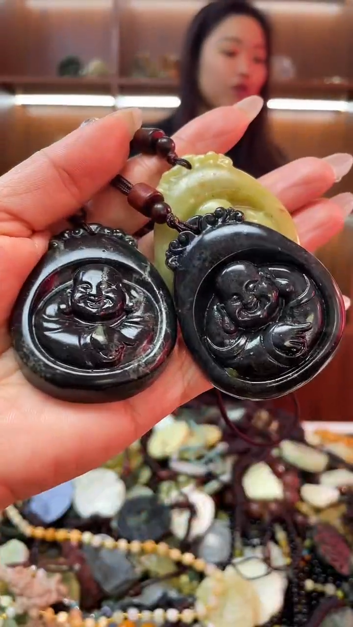 未镶嵌蛇纹石玉吊坠多样性发货发其中一件