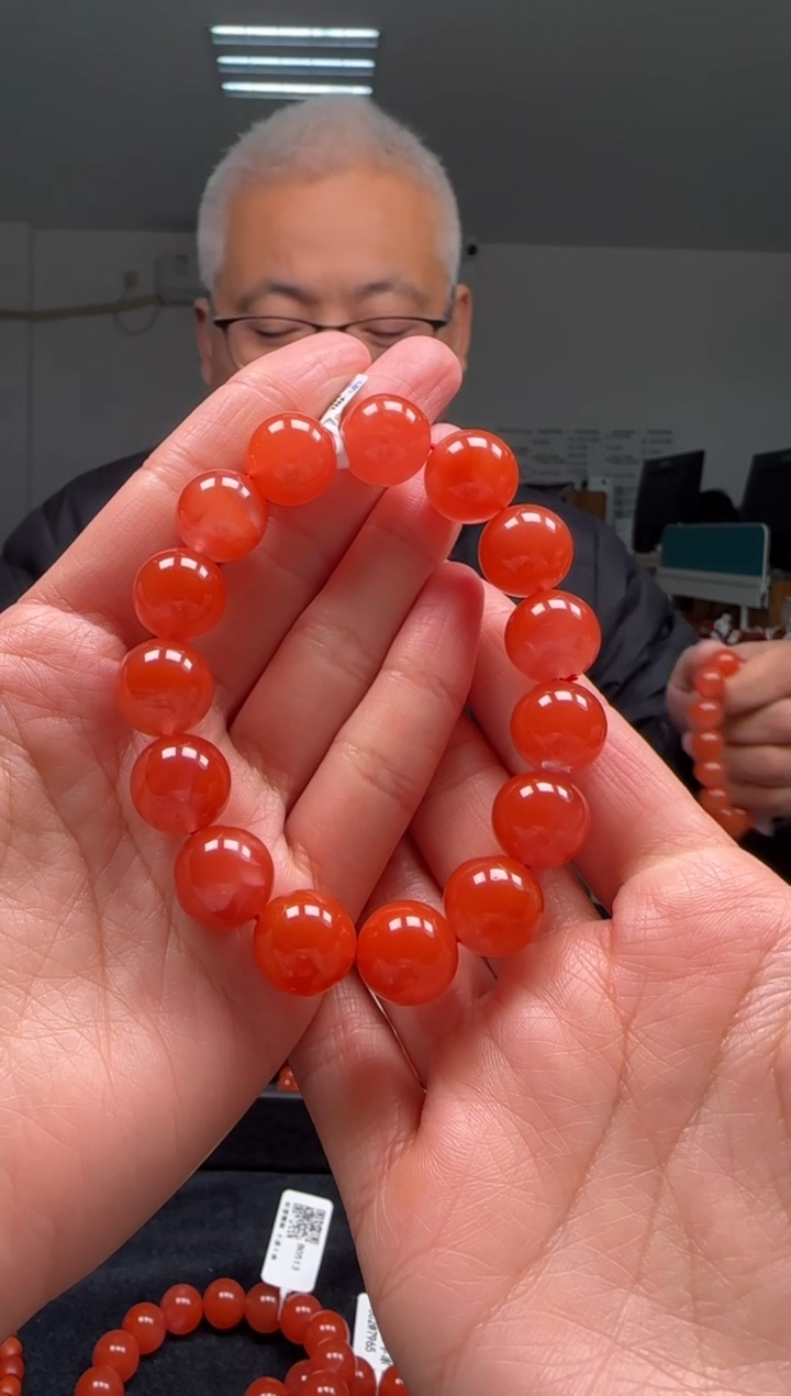 【闪购商品】南红玛瑙14mm保山手串圆珠未镶嵌多样性发一件