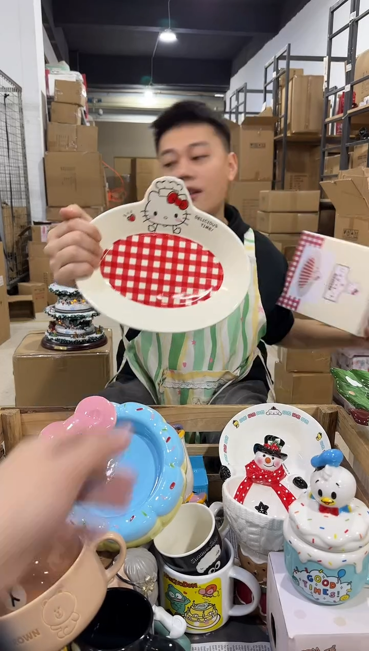瓷片原盒kt猫红格子餐盘