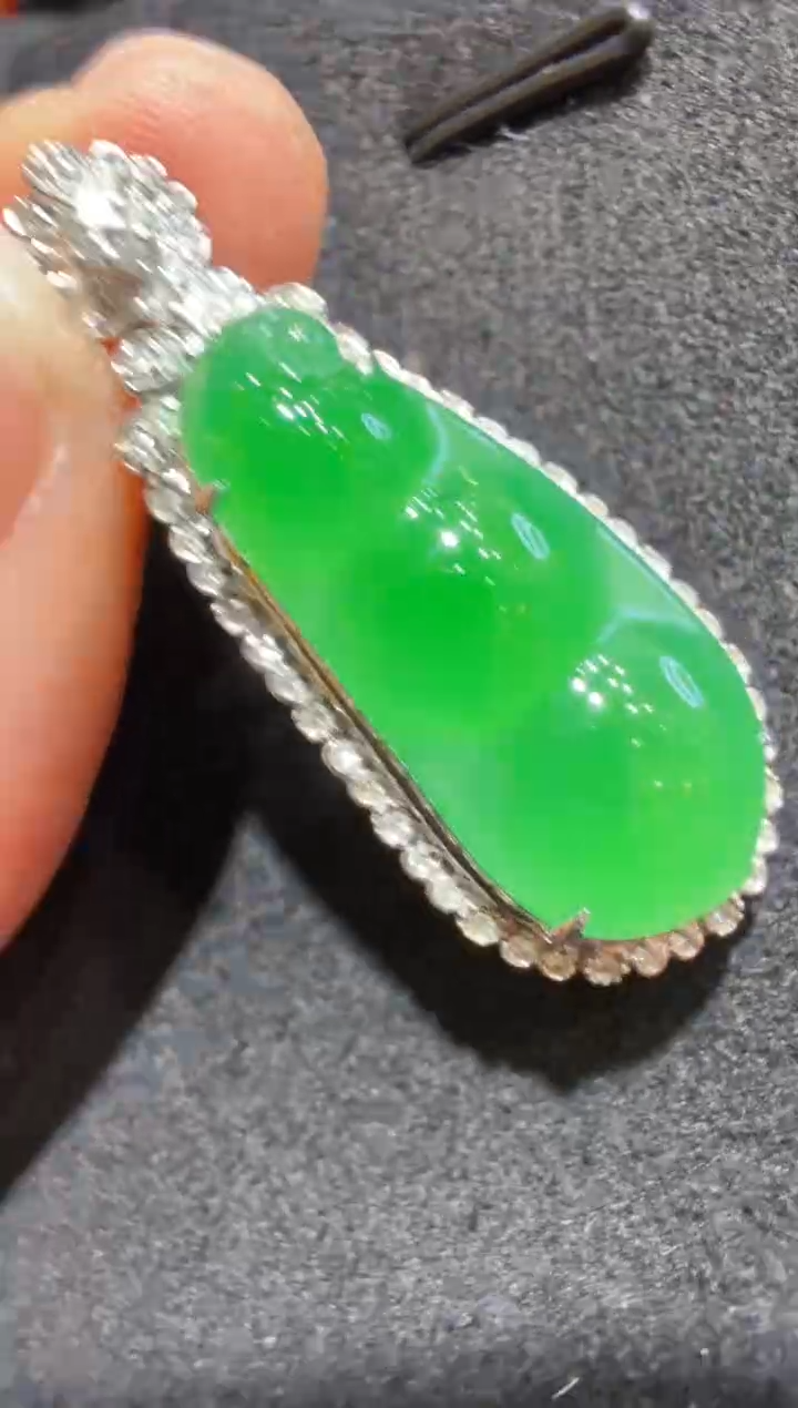 吊坠(不含链)18K金镶嵌翡翠多样性团购发一件